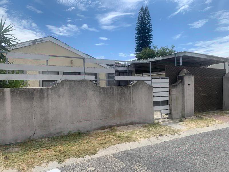 5 Bedroom Property for Sale in Russels Rest Western Cape